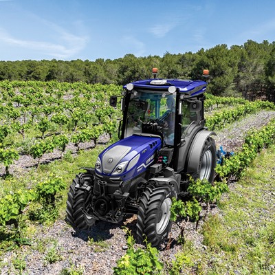 Új mérce a kompakt traktorpiacon: Bemutatkozik a New Holland T4.120F Auto Command