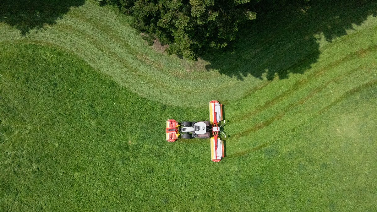 P&ouml;ttinger Novacat V 10000