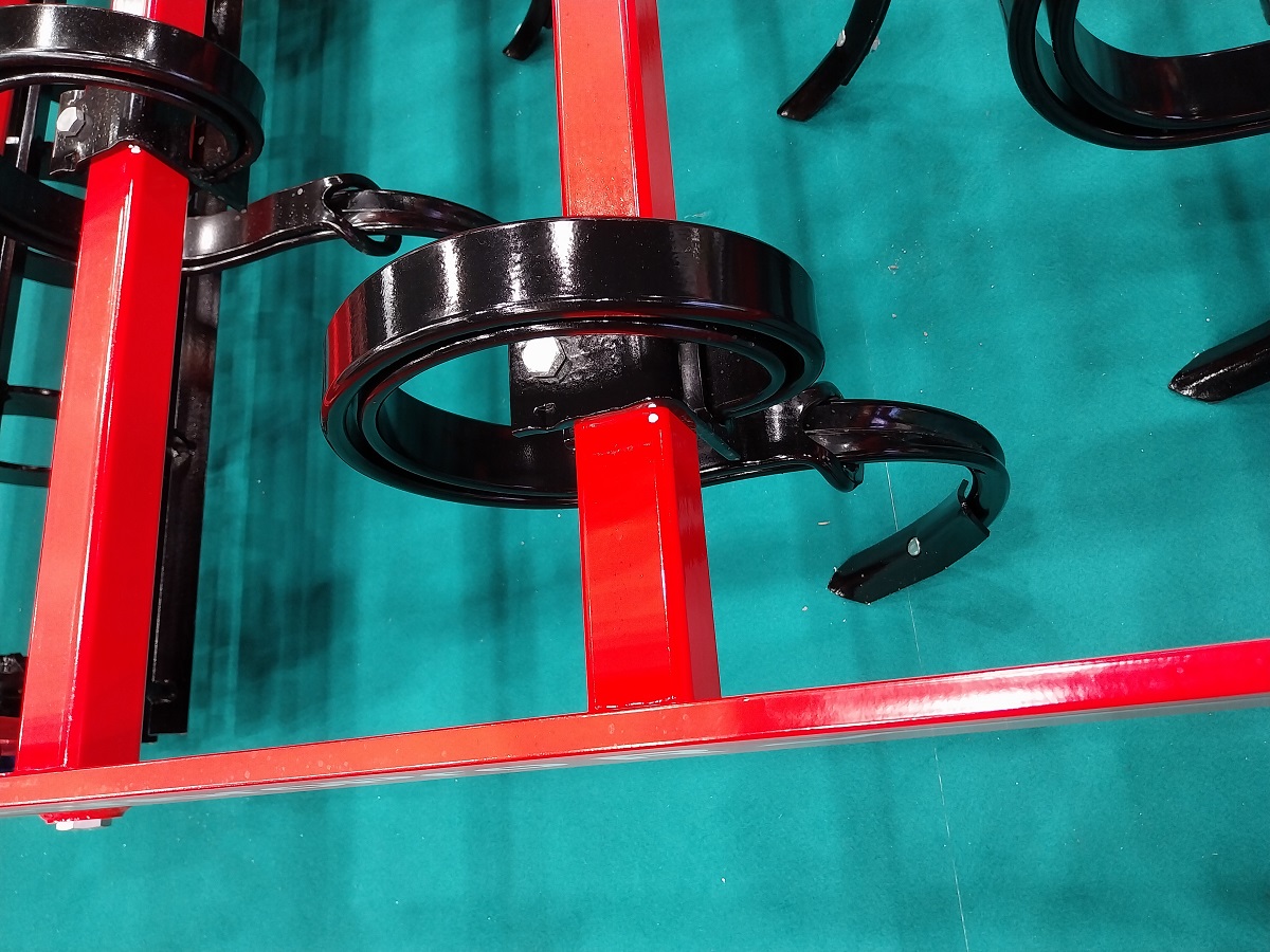  35 &eacute;v, &uacute;j m&aacute;rk&aacute;k a k&iacute;n&aacute;latban: bej&aacute;rtuk a SZEG&Aacute;NA Kft. standj&aacute;t az AGROmash-on 