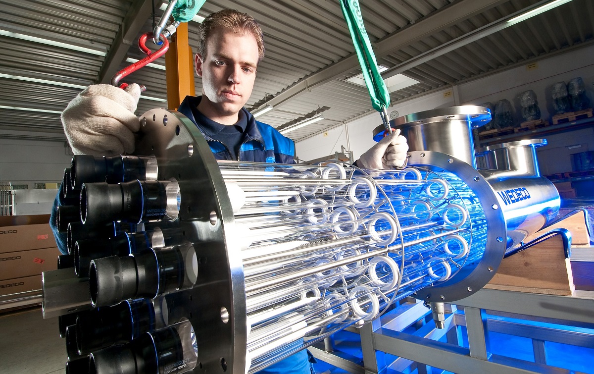 Vegyszermentes technol&oacute;gi&aacute;k a v&iacute;ztiszt&iacute;t&aacute;sban: kl&oacute;r helyett ak&aacute;r  UV-f&eacute;nnyel vagy &oacute;zonnal is fertőtlen&iacute;thető az iv&oacute;v&iacute;z