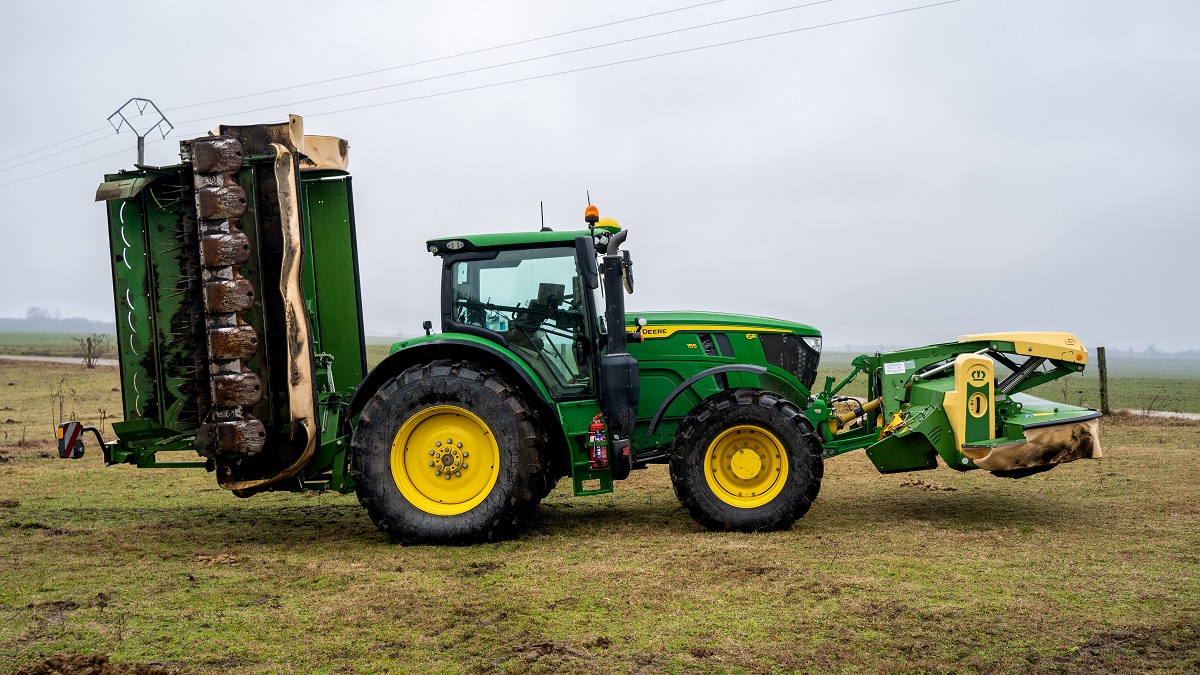 Gazdaszemmel a KRONE kasza &ndash; Hozza a pap&iacute;rform&aacute;t: ig&eacute;nyes &eacute;s minim&aacute;lis karbantart&aacute;ssal fut