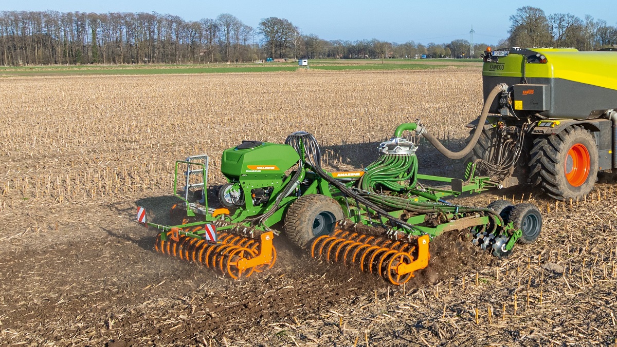 Hat&eacute;kony h&iacute;gtr&aacute;gya-kijuttat&aacute;s a Catros pro r&ouml;vidt&aacute;rcs&aacute;val &ndash; &Uacute;j: Gy&aacute;rilag felszerelt h&iacute;gtr&aacute;gya-kijuttat&oacute;