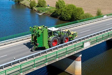 12,50 méter átütő erő: a KRONE bemutatja az új EasyCut B 1250 CV Fold Collect modellt