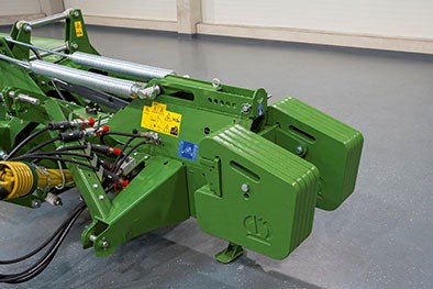 &Uacute;jdons&aacute;g: A KRONE EasyCut R 360 m&aacute;r keresztir&aacute;ny&uacute; adagol&oacute;csig&aacute;val is kaphat&oacute;