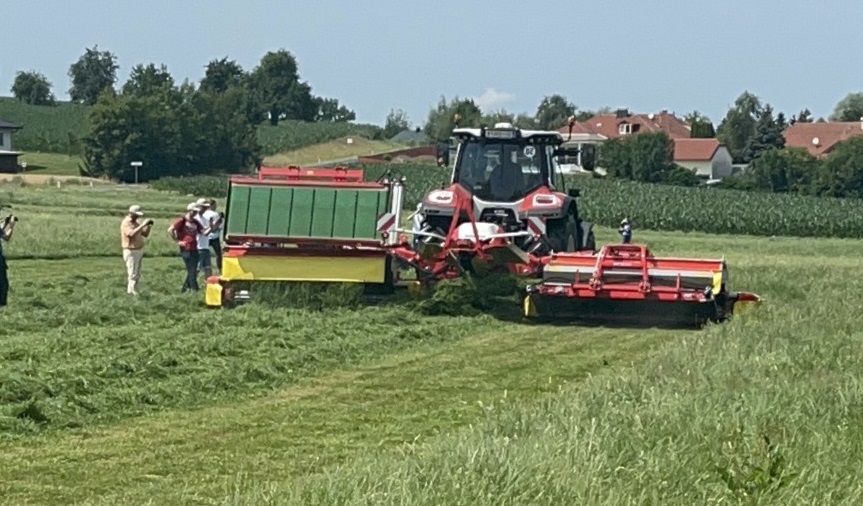 Olyan gépeket gyártani, amelyek megkönnyítik, hatékonyabbá és sikeresebbé teszik a gazdák életét.