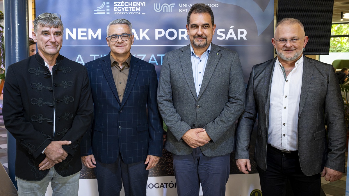 A talaj láthatatlan világát mutatja be a Széchenyi István Egyetem mosonmagyaróvári karán nyílt vándorkiállítás