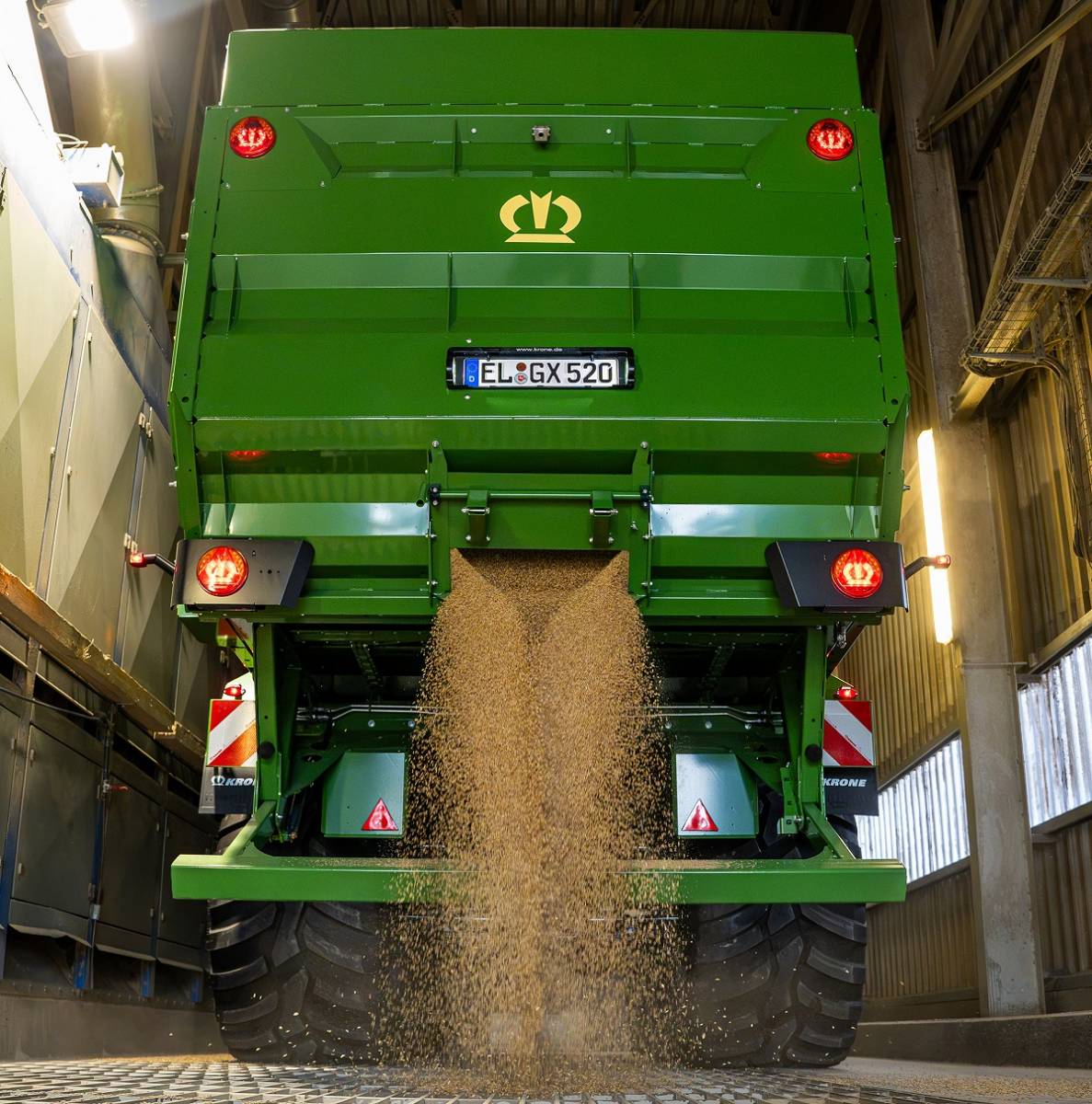 KRONE GX: Új generáció érintésmentes kényszerkormányzással és új vezérlő számítógéppel